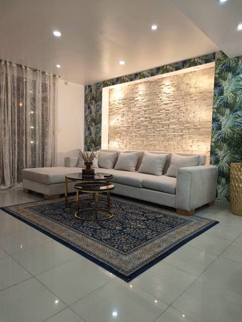 Appartement a urba 2000 el achour Alger