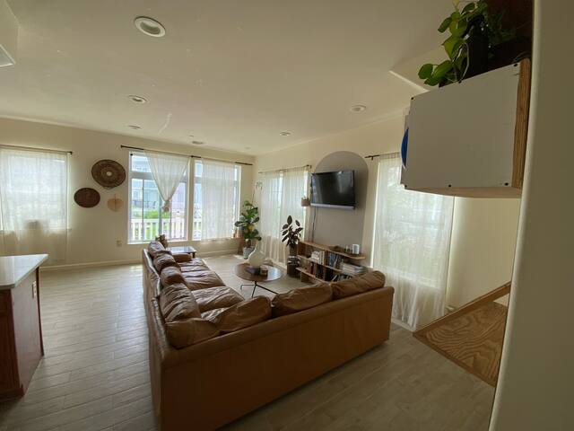 Family Surf House at the Beach gallery image 3