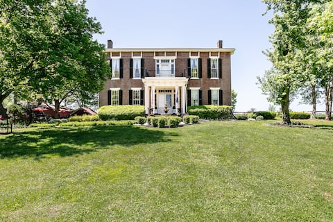 7 Bedroom Country Manor B & B, Bourbon Trial