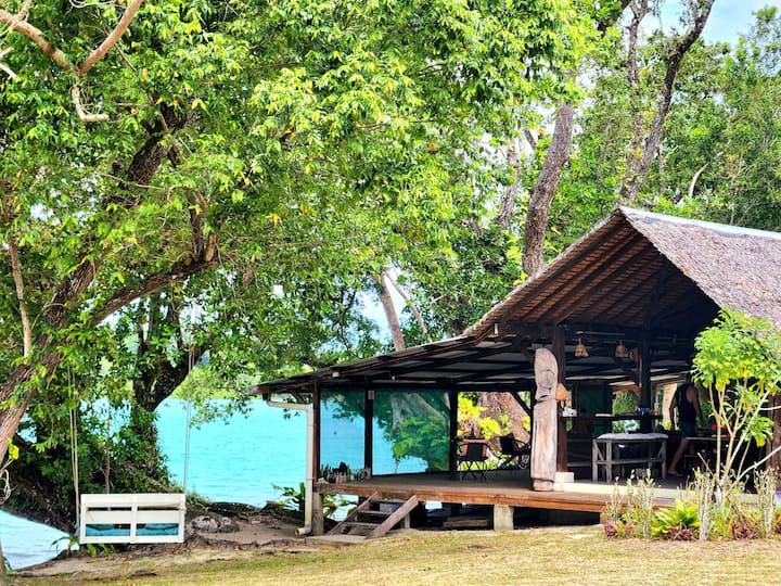 Matevulu Lodge Double Beachfront Bungalow Solwota - Vanuatu