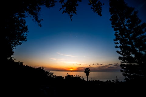 Sea view, private pool and beach : la Dolce Vita!