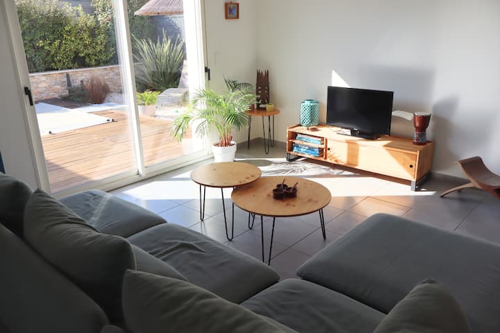Maison Avec Piscine, Vidéoprojecteur Et Terrasse - Castries