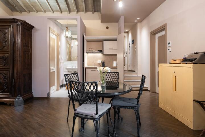 Firenze Rentals Cavour 37 – Two Bedrooms Apt gallery image 2