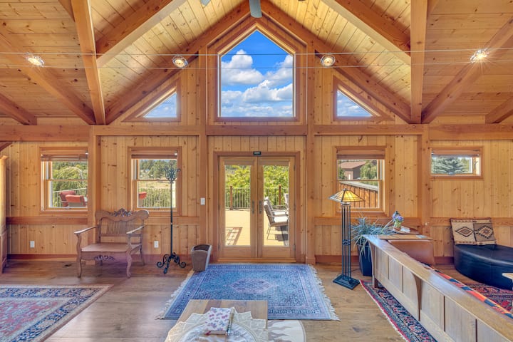 Sunburst Guesthouse: Luxury & Magnificent Views! - Sisters, OR