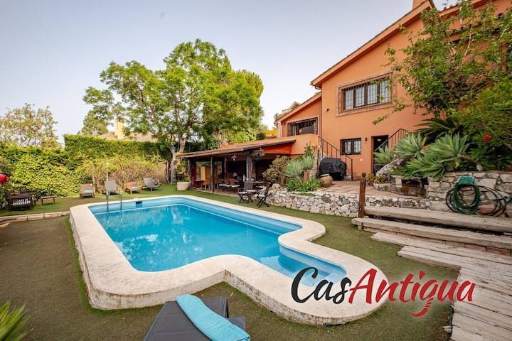 Tess Casantigua, Una Casa Con Sabor A Guatemala - Torremolinos
