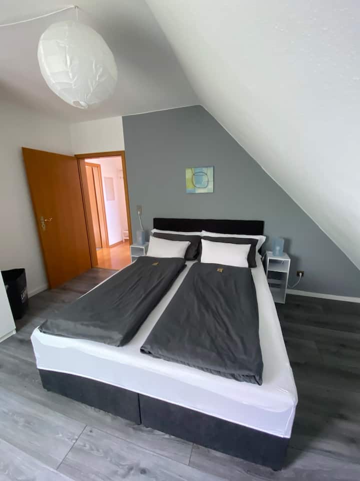 سرير مزدوج 160 × 200 سم