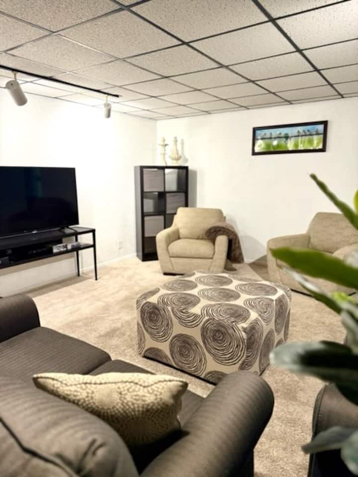 Cozy & Spacious 2br Retreat Minutes To Hafb/lagoon - Syracuse, UT