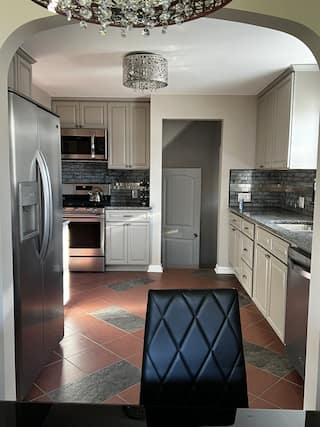 Peaceful Brick Home •Long & Short Stays + Parking, photo 10 of 38