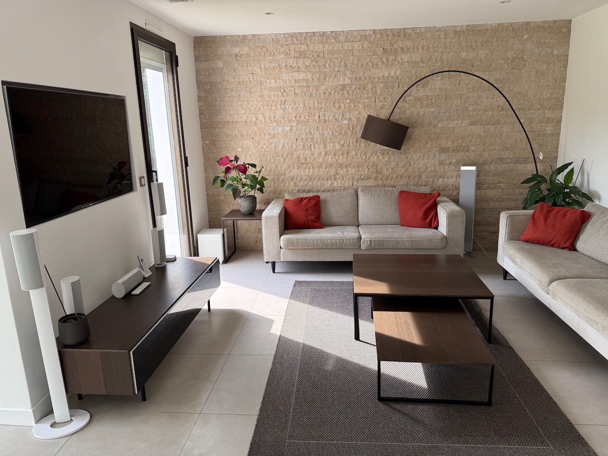 Top performing Airbnb: Californian villa private pool padel tennis in Biot