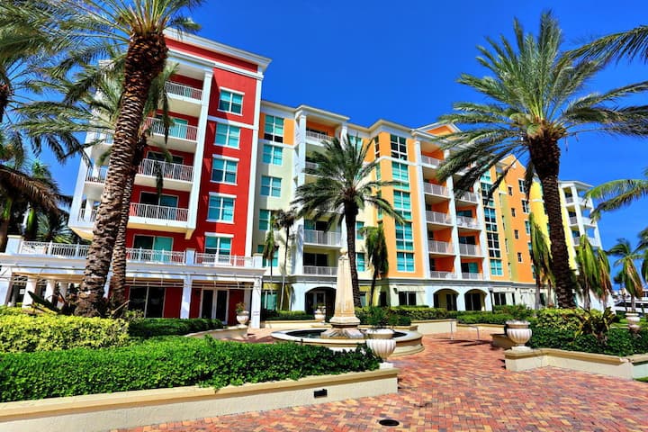 Bright Modern Condo, Close To The Beach - Boynton Beach, FL