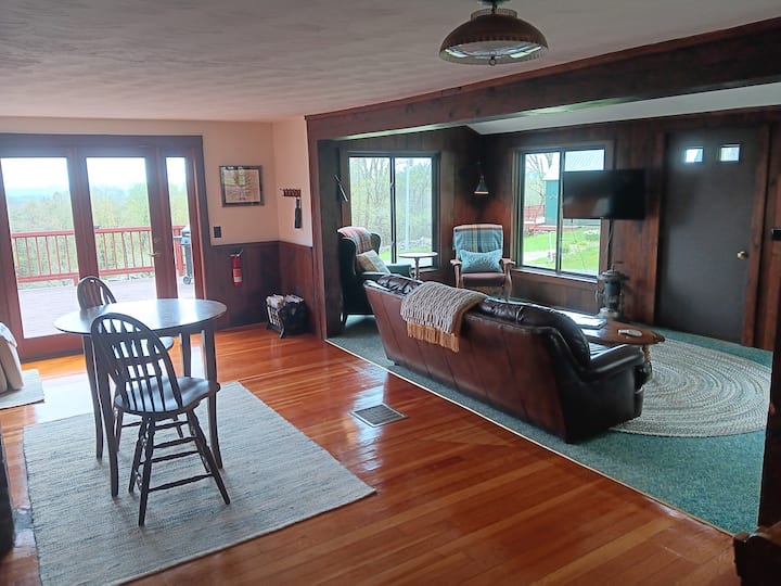 Mountain Retreat Close To Northampton & Amherst! - Massachusetts