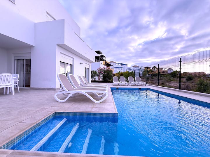 Villa 9 · Mister Nine, Amarilla Golf — outdoor space