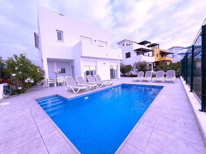 Villa 9 · Mister Nine, Amarilla Golf — outdoor area