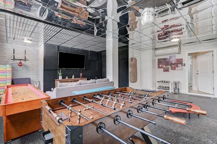 VEGAS OASIS*Pool+Spa+Tennis+Gym+Golf*3 mls 2 STRIP gallery image 4