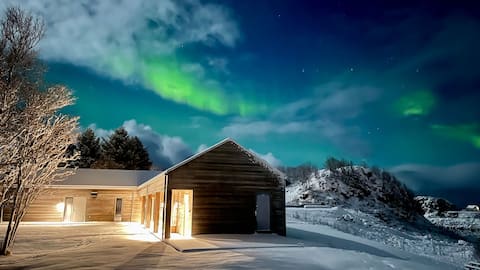 New, calm luxury high-end lodge, Northern-Norway