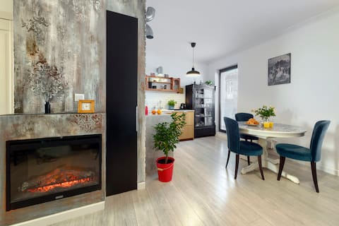 Top performing Airbnb: Prague North - artistic district; metro in Praga Północ