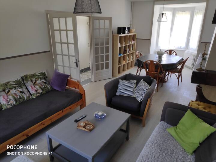 Maison De Famille Avec Parking Privé Gratuit - Locquirec