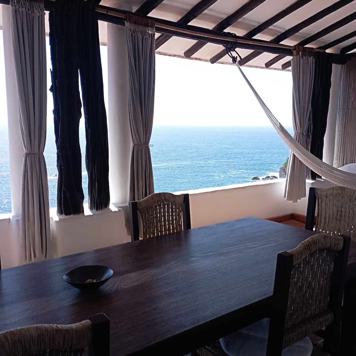 Anuncio de Airbnb popular: Where the ocean is your backyard! en Puerto Escondido