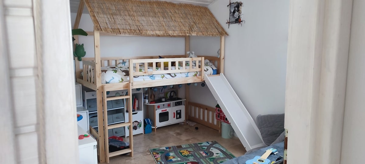 Cama cabaña para niños mayores de 3 años.