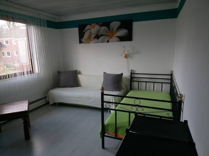 krevet u maloj sobi 90x200
kauč za izvlačenje