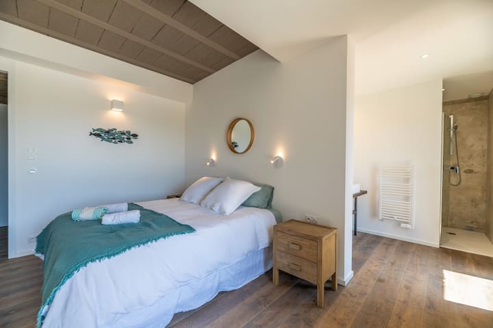 Schlafzimmer 1