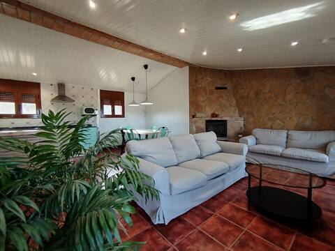 RURAL ROS. Comfortable and cozy village house.