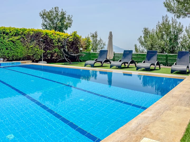 Luxury Private Villa, Pool & Rooftop Aegean Views