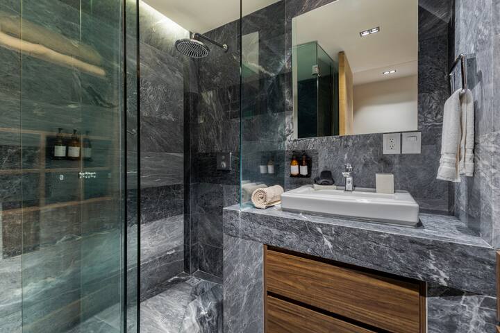 Capitalia | Luxe 3BR w/ balcony, Near to Masaryk