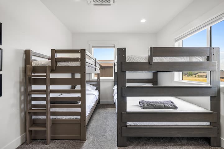 Segunda habitación con literas: 2 camas individuales, 2 reinas 