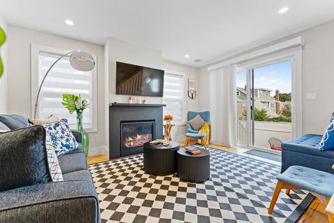 Luxury large house minutes to Cambridge and Boston