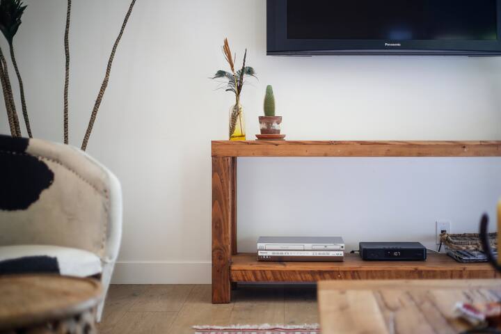 BU BEACH HOUSE – Walk to Beach gallery image 5