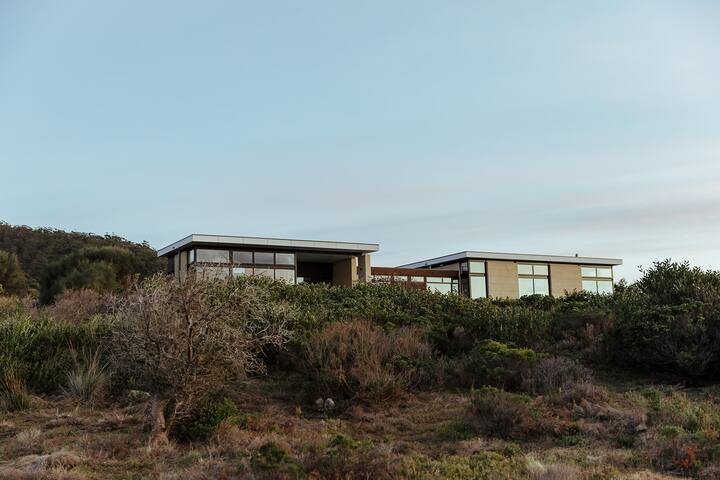 Grand Design home on the East Coast of Tasmania gallery image 3