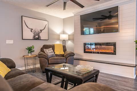 Popular Airbnb listing: Hot Tub * King Bed * Putting Green * Amazing Golf in Pinehurst / Southern Pines