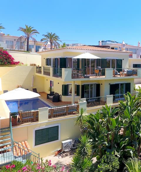 Beach villa with pool in prime location in Ferragudo