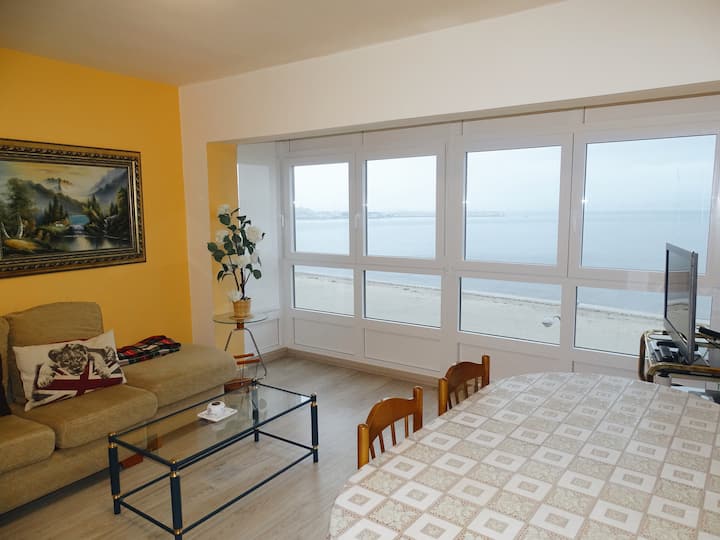 Precioso Apartamento En Primera Linea De Playa - Betanzos