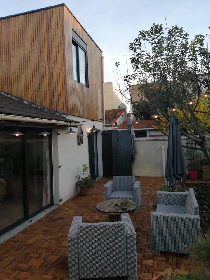 Maison De Ville Au Calme Avec Jardin Proche Paris - Les Lilas