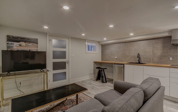 Private Guest Suite On Forested High Park Property - Toronto