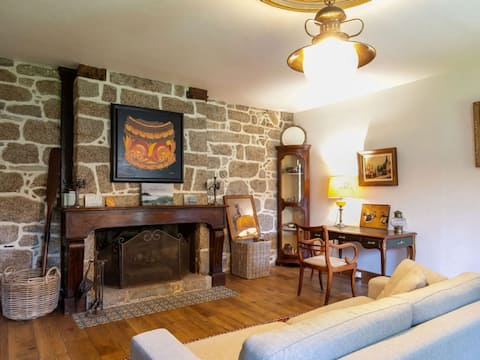 Annonce Airbnb populaire: 17th century Duquesne house à Concarneau