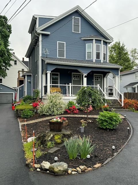 New Cozy 2-bath, 2-bedroom, Boston, airport, Salem