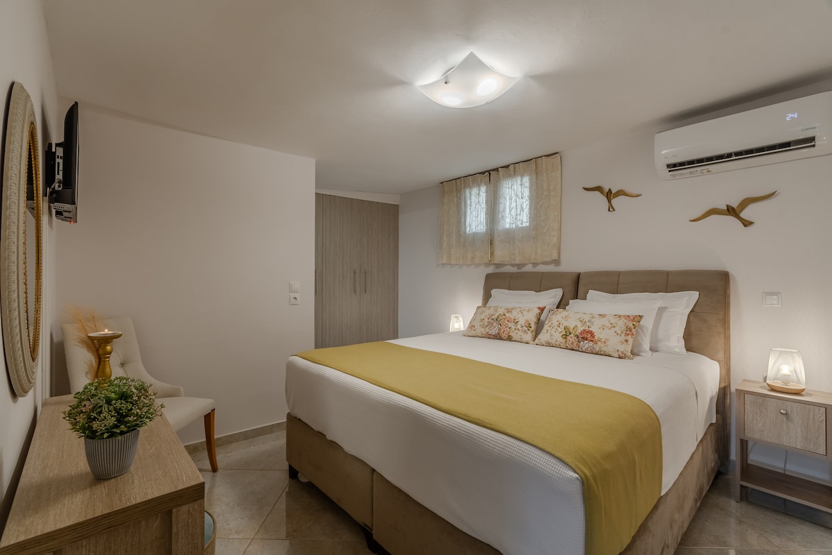 ¡El dormitorio tiene aire acondicionado para una noche de sueño fresco!