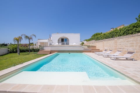 Villa Arca with pool and sea view in Otranto