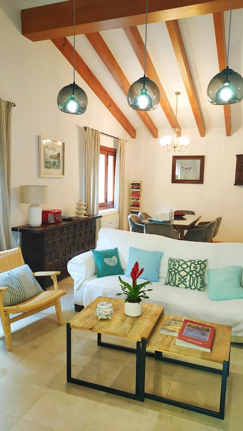 Top Airbnb: Magnificent villa with pool 5 minutes from the beach in Pollença