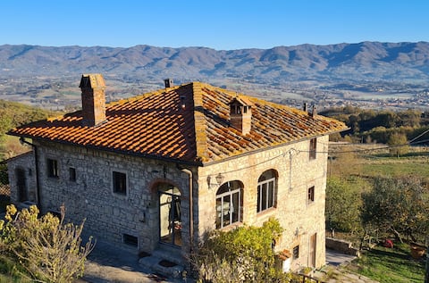 Villa in Tuscany with pool, sauna, outdoor jacuzzi