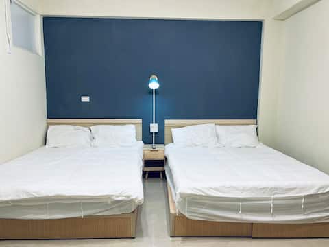Kim City 4-person suite (2 double beds, can accommodate up to 4 people)