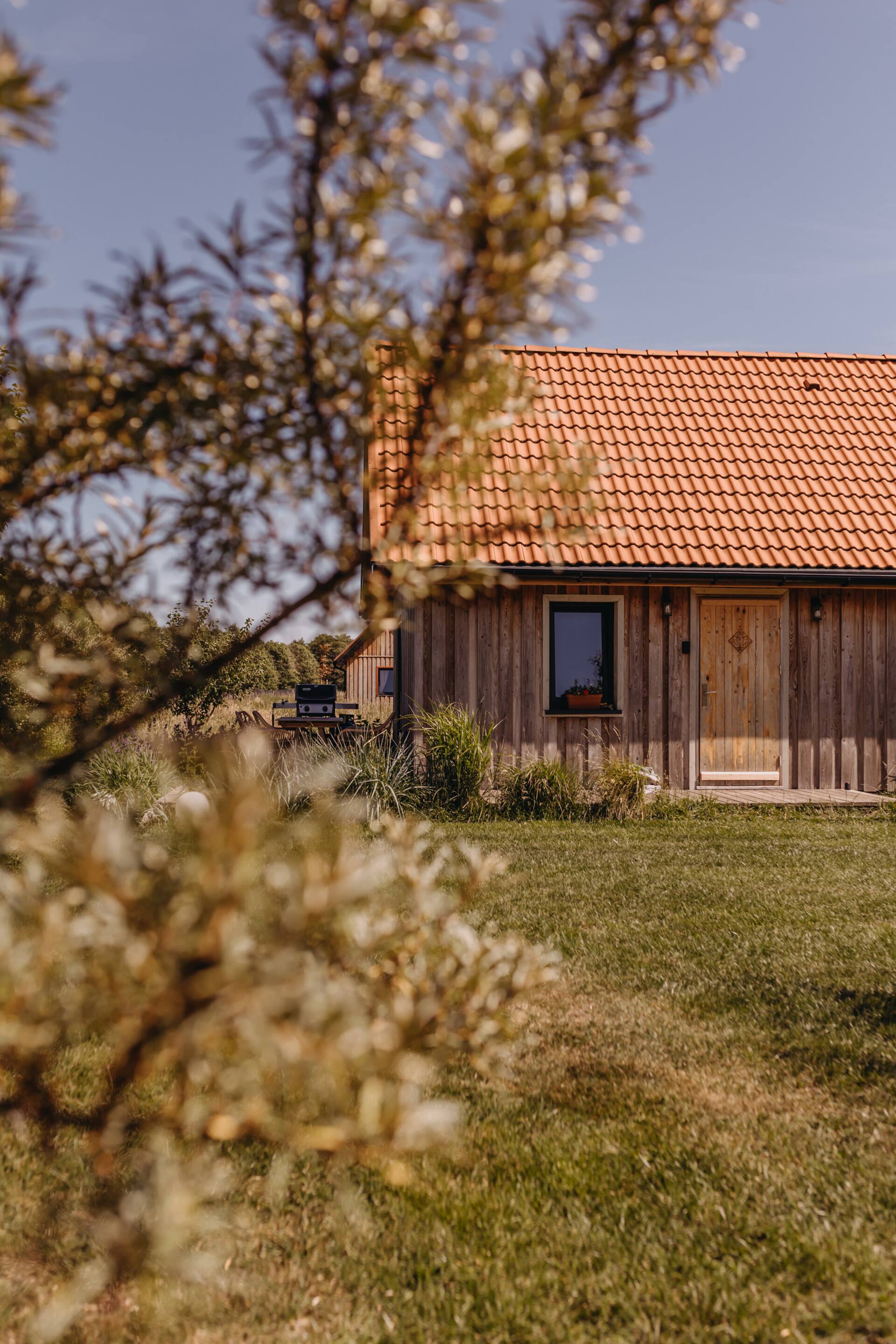 3. Summer cottage surrounded by greenery, Rewal commune