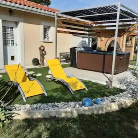 4* villa with all amenities, pool, spa, sauna