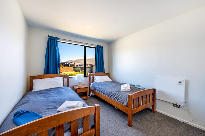 Vitanda viwili vya kichwa kimoja cha Kulala (kimoja cha kati, kimoja imara).