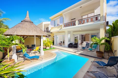 4 bedroom villa with private pool in Bain Boeuf