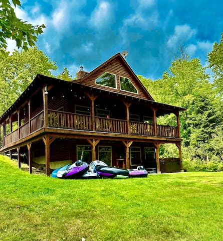 Cast Away Grand Lodge….luxury 4 bedroom w/hot tub gallery image 2