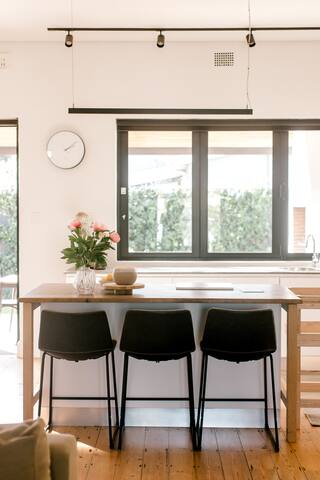 Modern 3-bedroom home in the Southern Suburbs gallery image 2